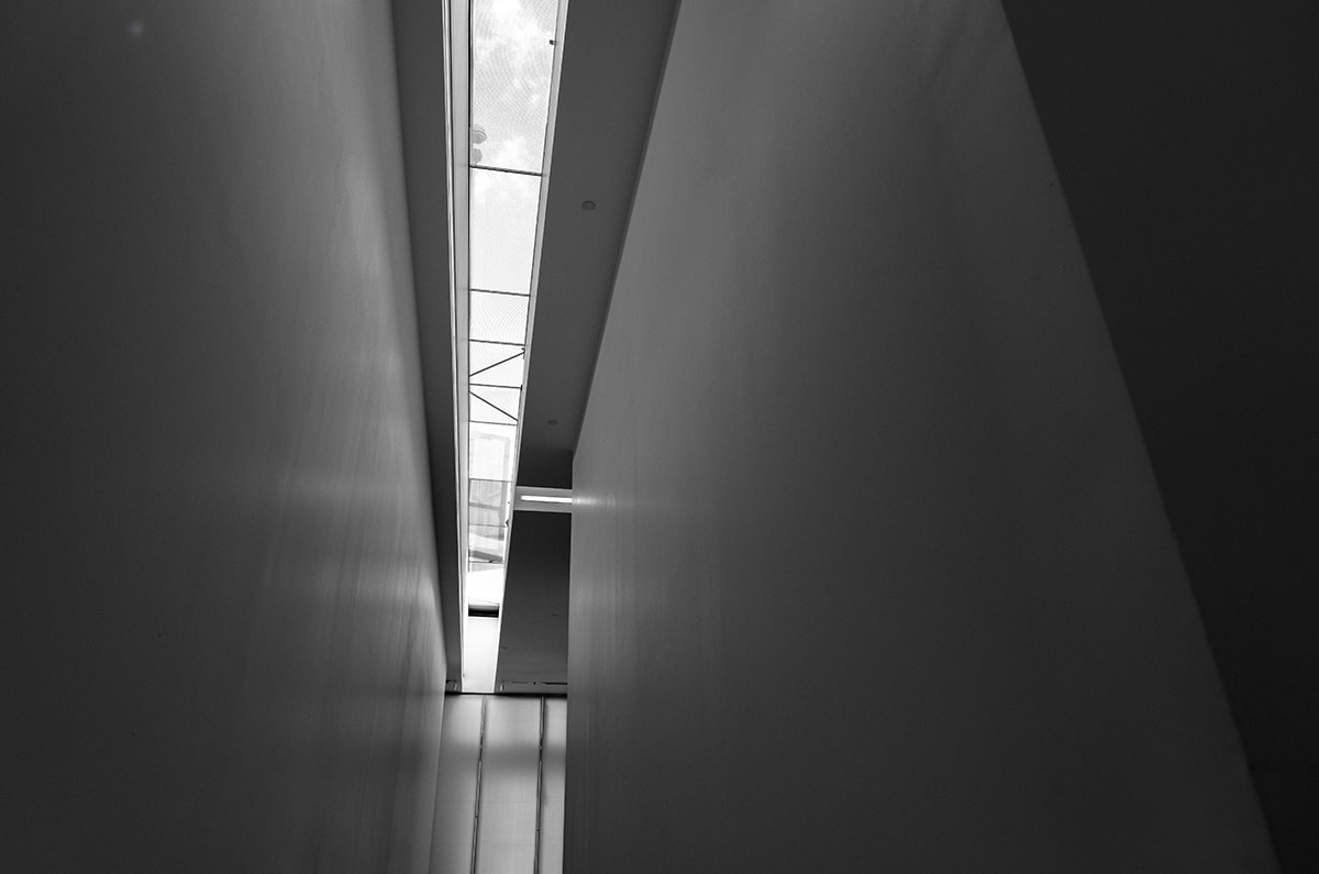 十分纠结，十分想念，为什么我总是放不下过去？